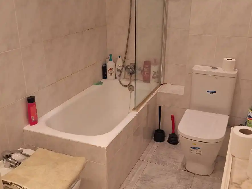 Flat for rent in Carrer del Bisbe Messeguer, 1, Instituts - Universitat Bathroom of Flat for rent in Lleida with Heating, Parquet flooring and Furnished