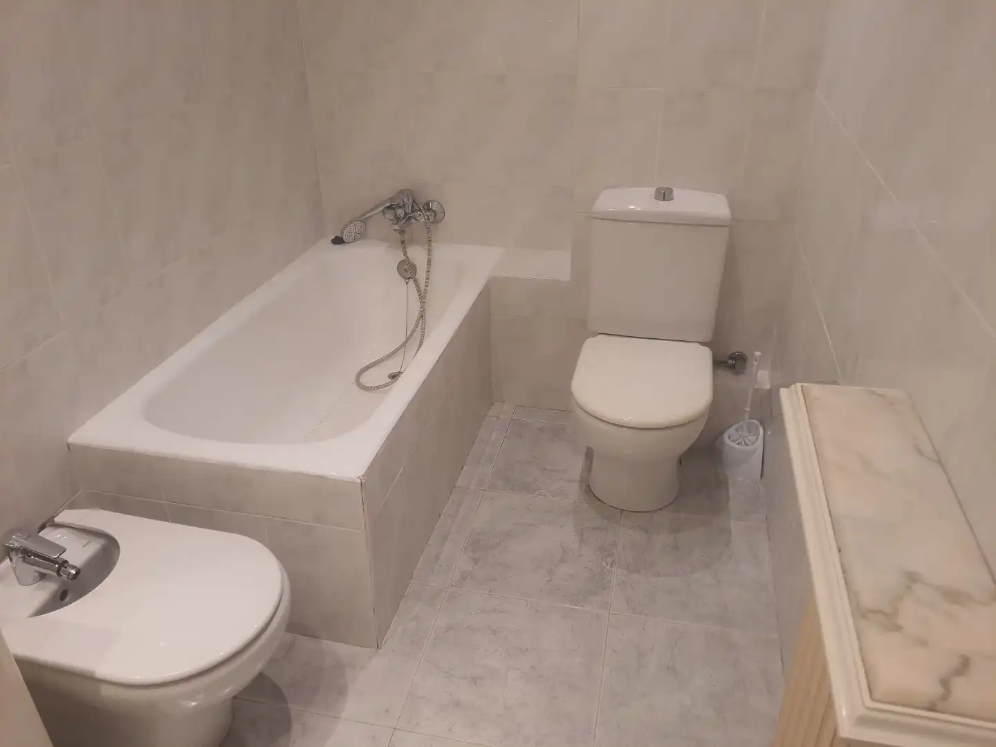 Flat for rent in Carrer del Bisbe Messeguer, 1, Instituts - Universitat Bathroom of Flat for rent in Lleida with Heating, Parquet flooring and Furnished