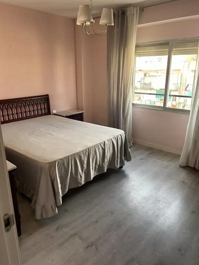 Bedroom of Flat for rent in  Valencia Capital  with Air Conditioner and Balcony