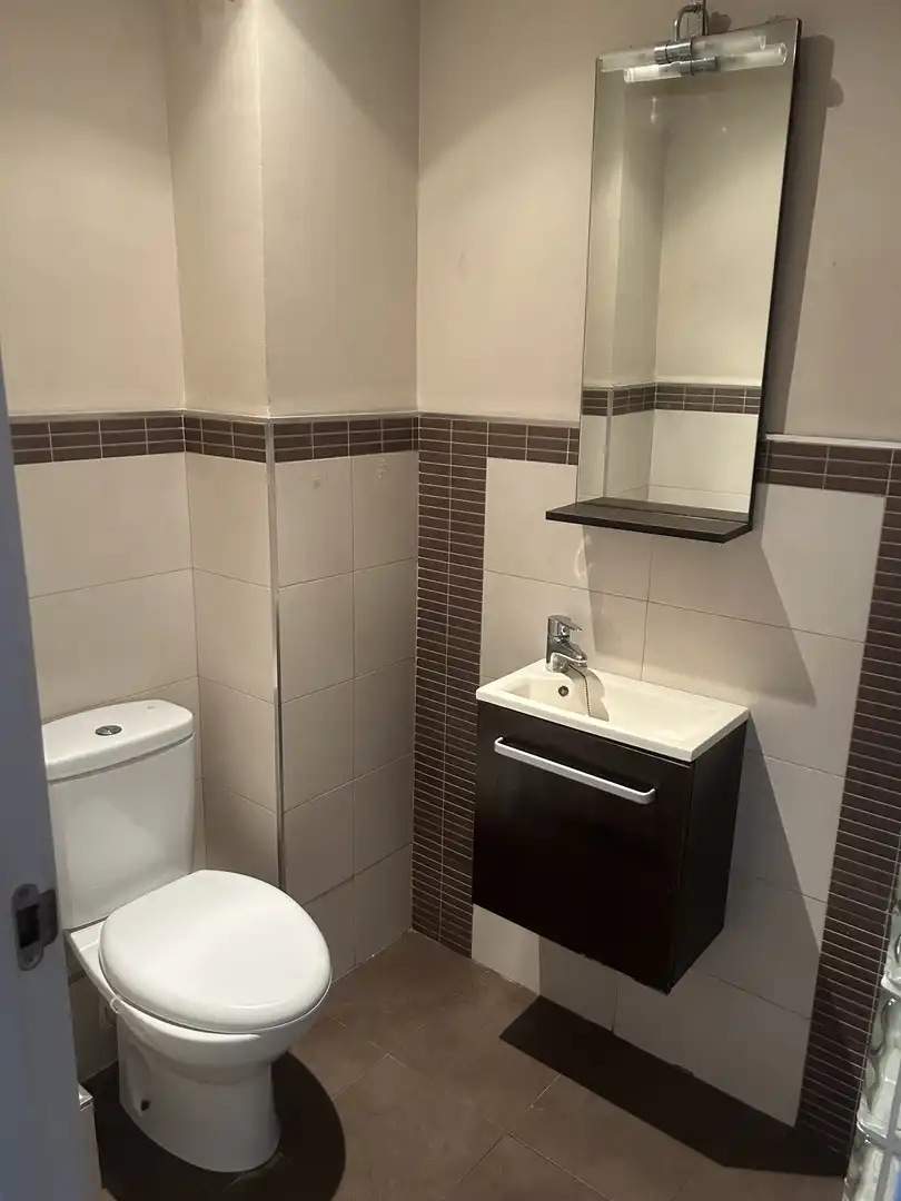 Bathroom of Flat for rent in  Valencia Capital  with Air Conditioner and Balcony