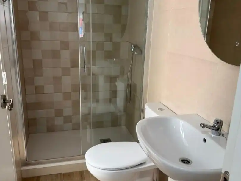 Piso de alquiler en Calle Antonio Machado, 5, El Tardón - El Carmen Baño de Piso de alquiler en Sevilla