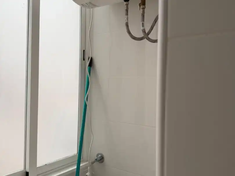 Piso de alquiler en Calle Antonio Machado, 5, El Tardón - El Carmen Baño de Piso de alquiler en Sevilla