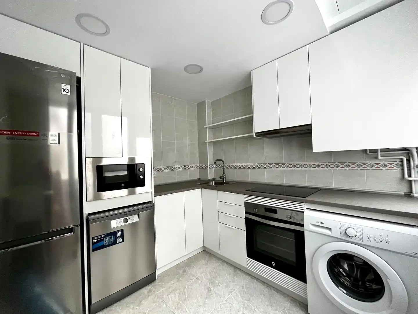 Cocina de Piso de alquiler en Cerdanyola del Vallès con Balcón