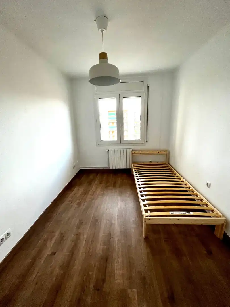 Habitación de Piso de alquiler en Cerdanyola del Vallès con Balcón