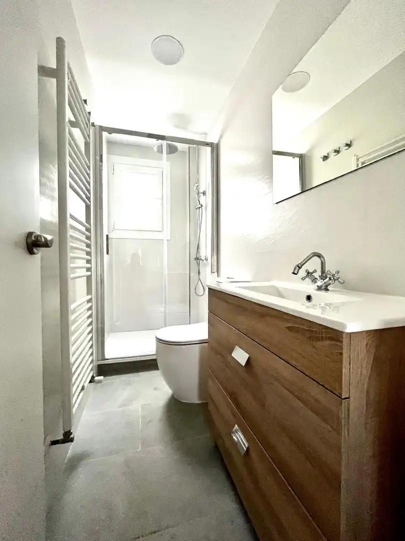 Baño de Piso de alquiler en Cerdanyola del Vallès con Balcón