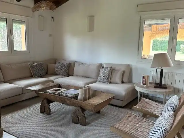 Sala d'estar de Casa o xalet de lloguer en Fresno de Cantespino amb Calefacció, Jardí privat i Parquet