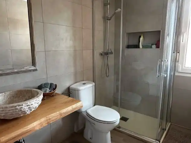 Bany de Casa o xalet de lloguer en Fresno de Cantespino amb Calefacció, Jardí privat i Parquet