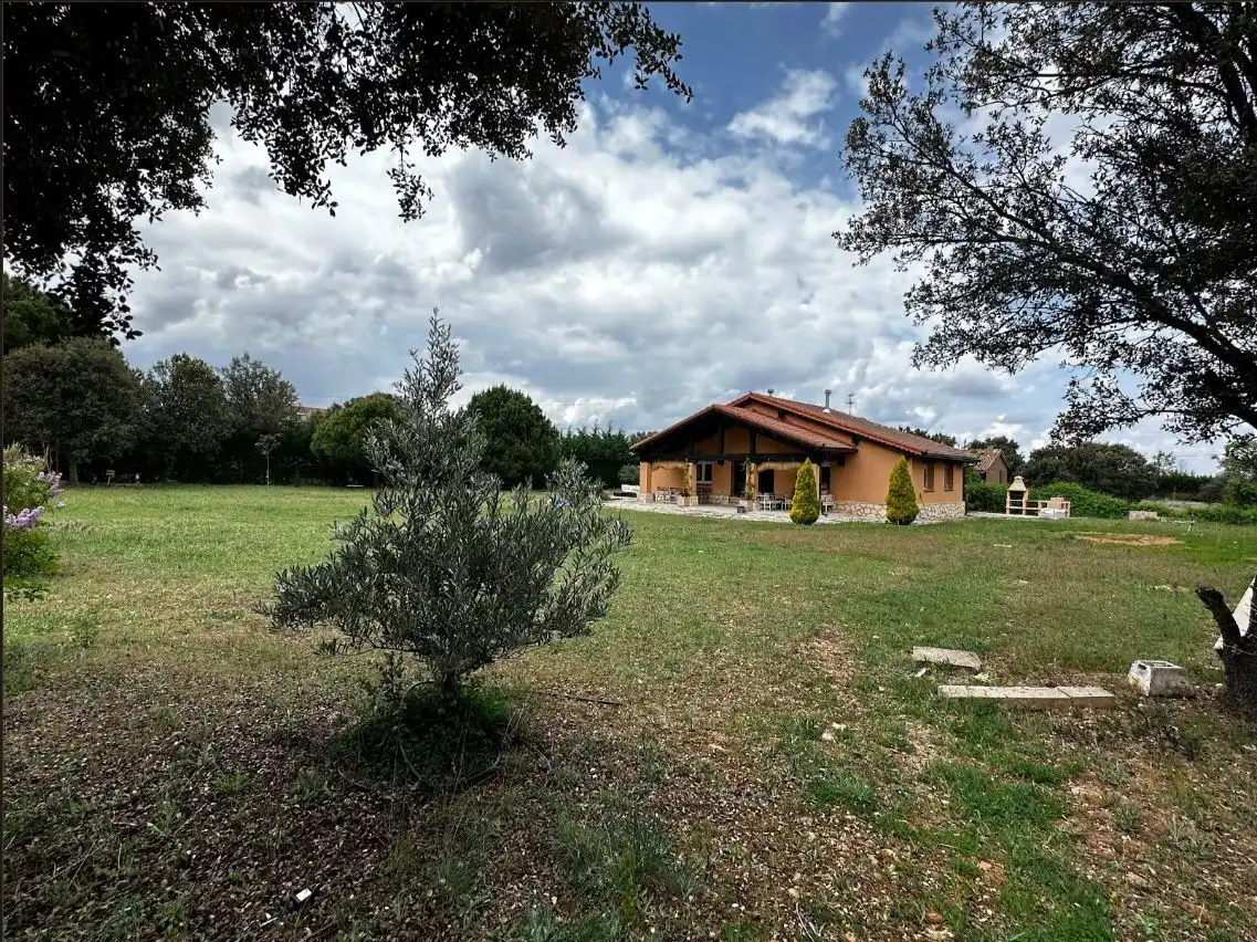 Casa o xalet de lloguer en Fresno de Cantespino amb Calefacció, Jardí privat i Parquet