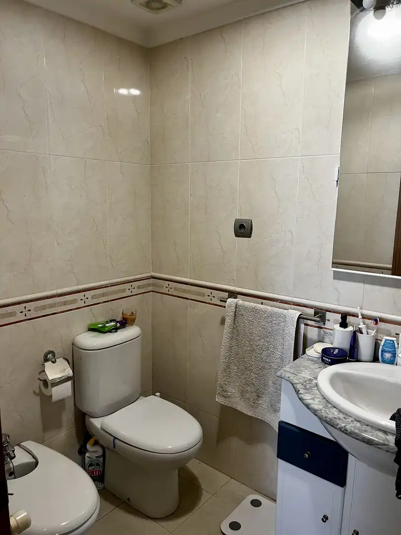 Pis de lloguer a Rúa do Valiño, 35, San Lázaro - Meixonfrío Bany de Pis de lloguer en Santiago de Compostela amb Calefacció, Parquet i Traster