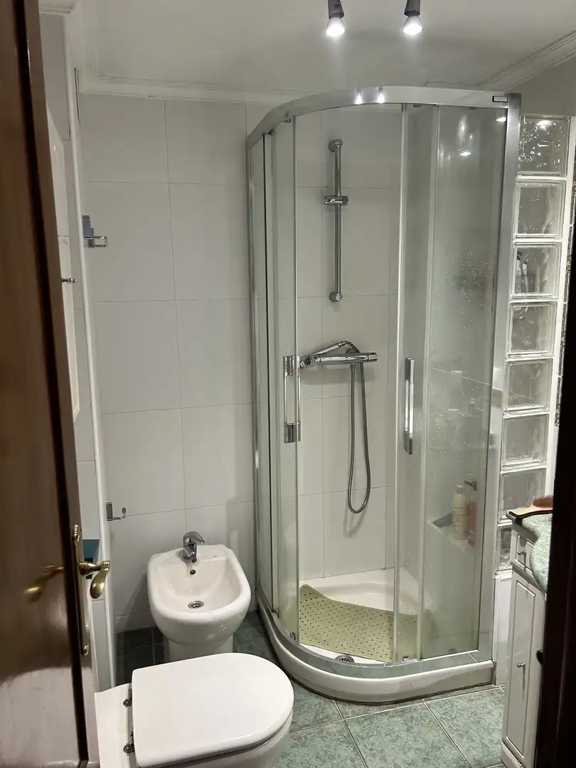 Badezimmer von Wohnung zum Verkauf in Getxo  mit Terrasse und Balkon