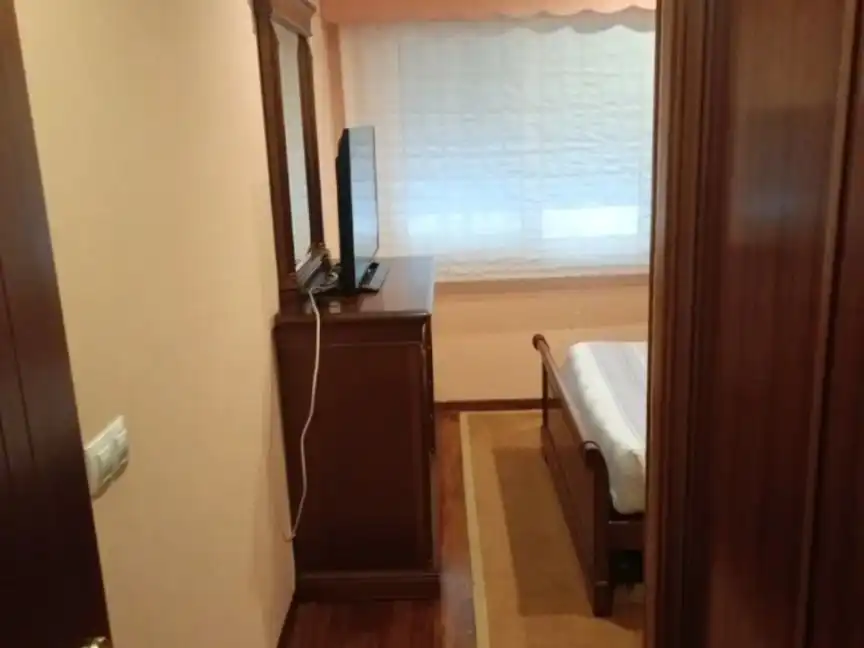 Wohnung zur Miete in Rúa Benito Galcerán, 20, Viveiro Schlafzimmer von Wohnung zur Miete in Viveiro mit Heizung, Parkett und Möbliert