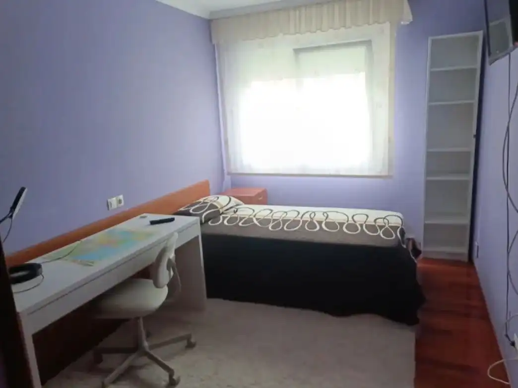 Wohnung zur Miete in Rúa Benito Galcerán, 20, Viveiro Schlafzimmer von Wohnung zur Miete in Viveiro mit Heizung, Parkett und Möbliert