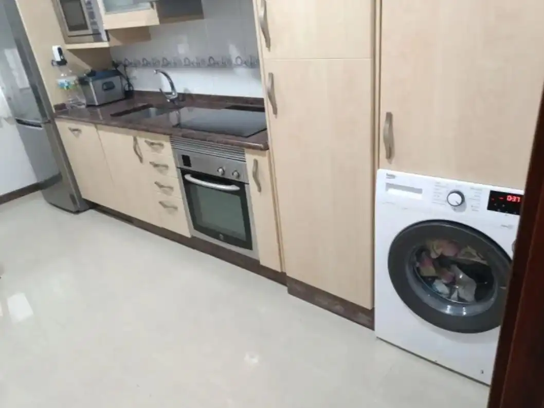 Wohnung zur Miete in Rúa Benito Galcerán, 20, Viveiro Küche von Wohnung zur Miete in Viveiro mit Heizung, Parkett und Möbliert