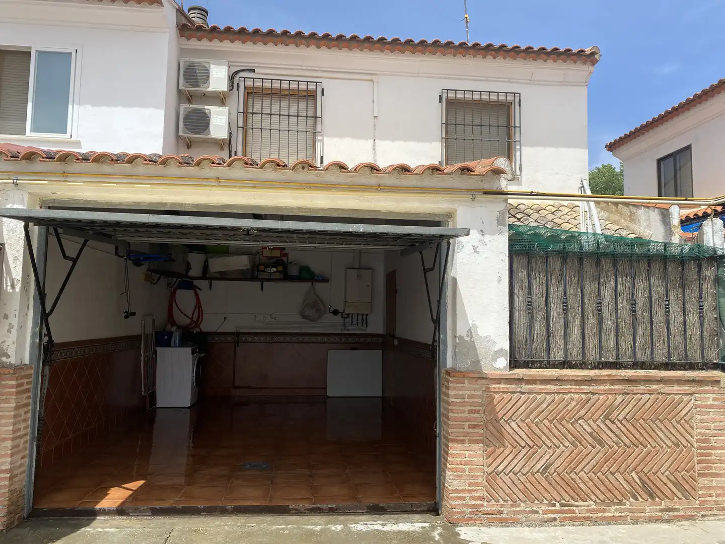 Casa adosada en venta en Calle Manuel Torrecilla, 11, San Clemente Jardín de Casa adosada en venta en San Clemente con Aire acondicionado, Calefacción y Terraza