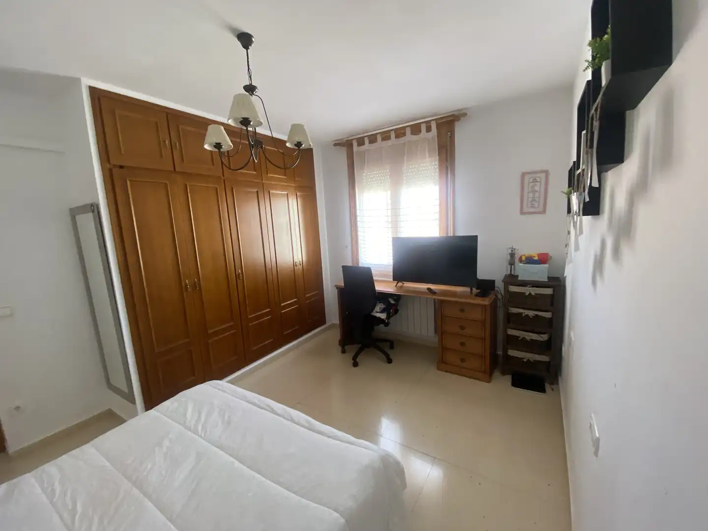 Casa adosada en venta en Calle Manuel Torrecilla, 11, San Clemente Habitación de Casa adosada en venta en San Clemente con Aire acondicionado, Calefacción y Terraza