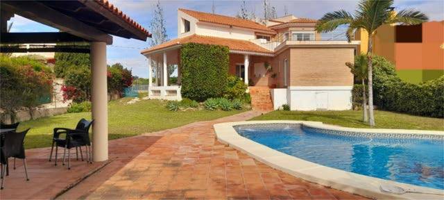 Casa adosada en Venta en Villamontes - Boqueres