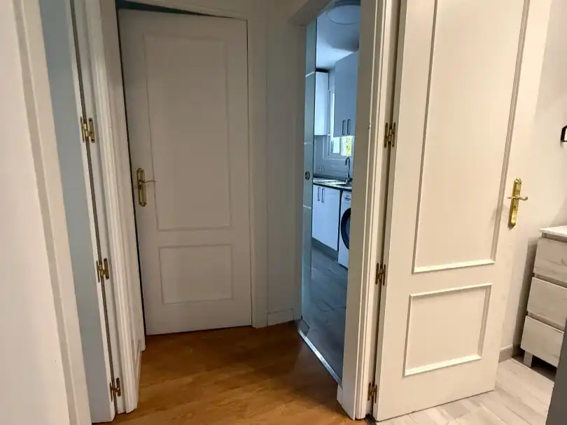 Wohnung zur Miete in Los Rosales Wohnung zur Miete in Madrid mit Klimaanlage, Terrasse und Möbliert