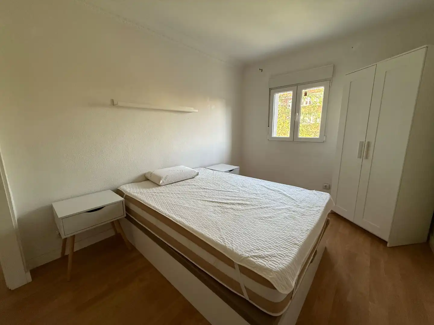 Wohnung zur Miete in Los Rosales Schlafzimmer von Wohnung zur Miete in Madrid mit Klimaanlage, Terrasse und Möbliert