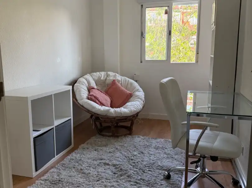 Wohnung zur Miete in Los Rosales Schlafzimmer von Wohnung zur Miete in Madrid mit Klimaanlage, Terrasse und Möbliert