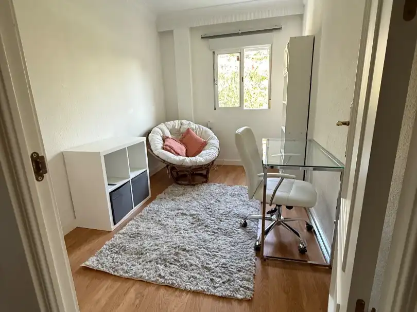 Wohnung zur Miete in Los Rosales Schlafzimmer von Wohnung zur Miete in Madrid mit Klimaanlage, Terrasse und Möbliert