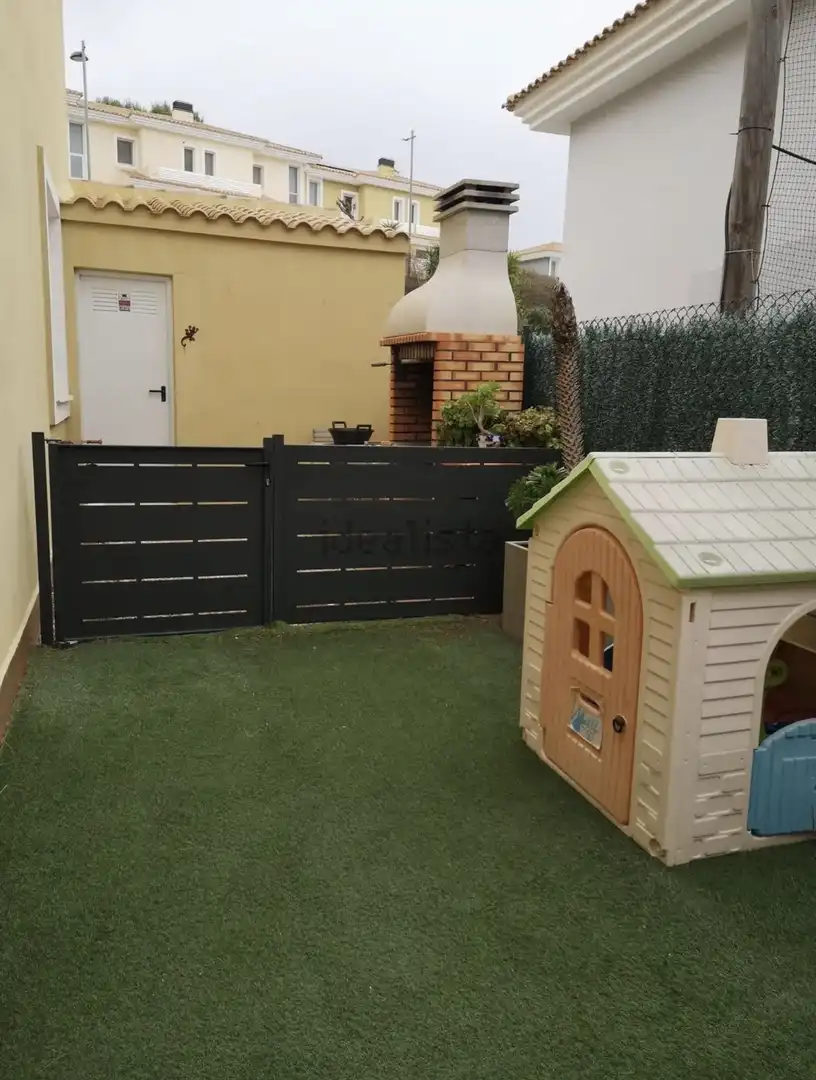 Casa adosada en venda a Carrer del Ressol, 4, Bonalba - Cotoveta Jardí de Casa adosada en venda en Mutxamel amb Aire condicionat, Terrassa i Piscina