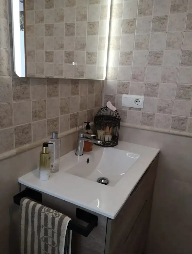 Casa adosada en venda a Carrer del Ressol, 4, Bonalba - Cotoveta Bany de Casa adosada en venda en Mutxamel amb Aire condicionat, Terrassa i Piscina