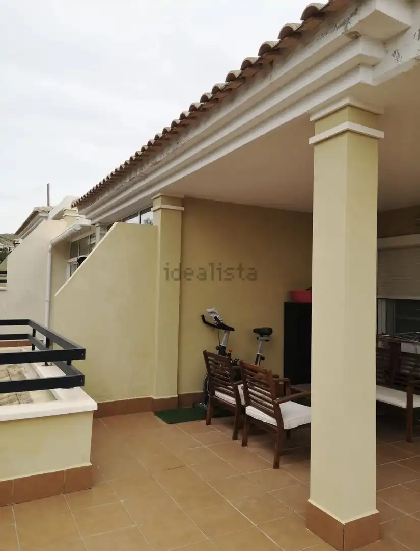 Casa adosada en venda a Carrer del Ressol, 4, Bonalba - Cotoveta Terrassa de Casa adosada en venda en Mutxamel amb Aire condicionat, Terrassa i Piscina