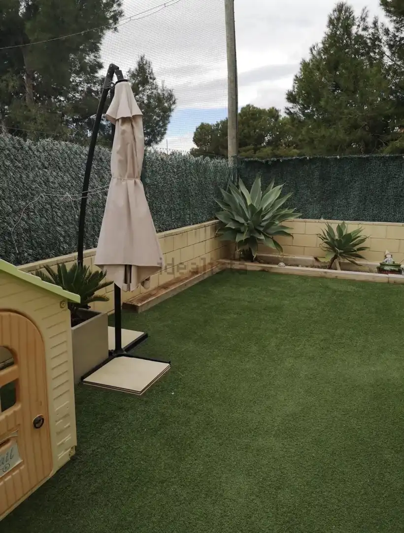 Casa adosada en venda a Carrer del Ressol, 4, Bonalba - Cotoveta Jardí de Casa adosada en venda en Mutxamel amb Aire condicionat, Terrassa i Piscina