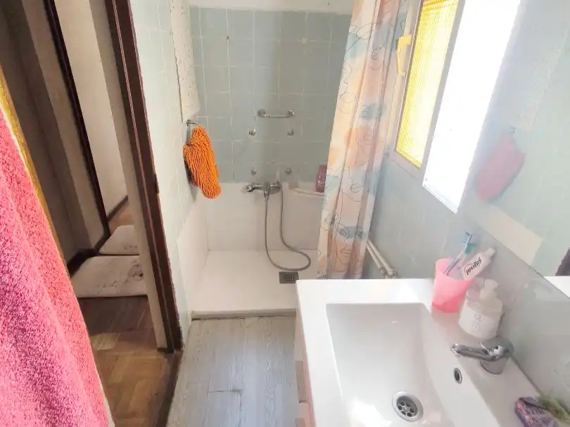 Wohnung zum Verkauf in Calle de Virgen de Lluc, 88, Quintana Badezimmer von Wohnung zum Verkauf in Madrid Capital mit Terrasse