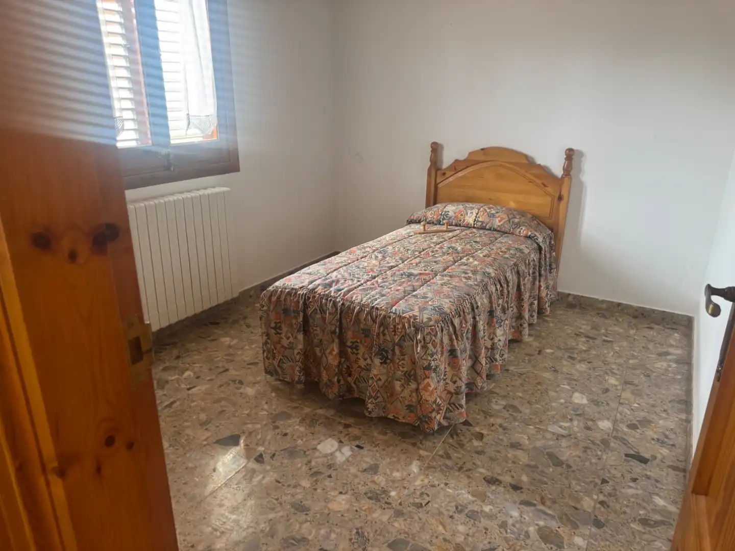 Flat for rent in Carrer de Sant Hilari, 1, Joc de la Bola - Camps d'Esports Bedroom of Flat for rent in Lleida with Air Conditioner, Heating and Private garden