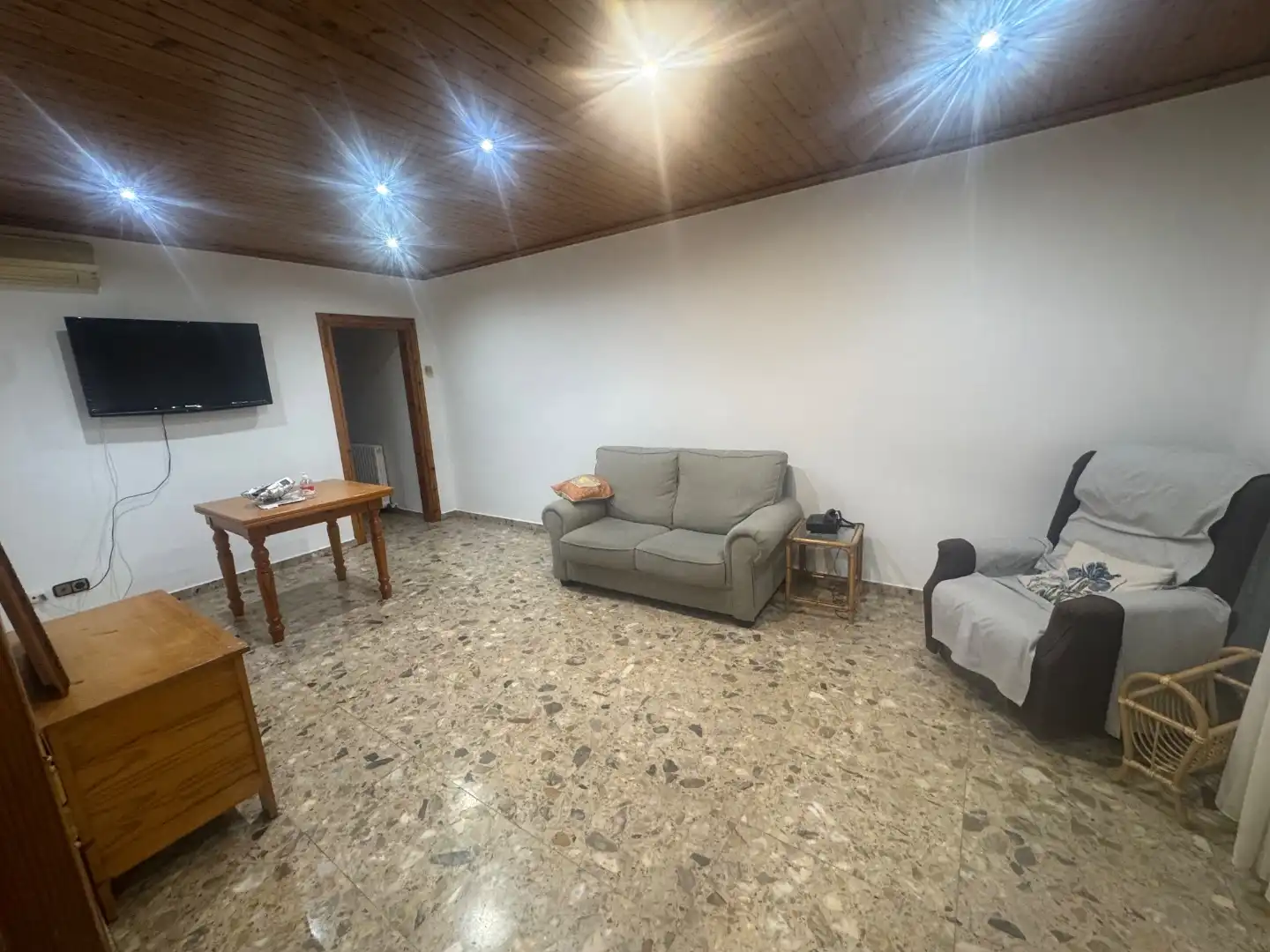 Flat for rent in Carrer de Sant Hilari, 1, Joc de la Bola - Camps d'Esports Living room of Flat for rent in Lleida with Air Conditioner, Heating and Private garden