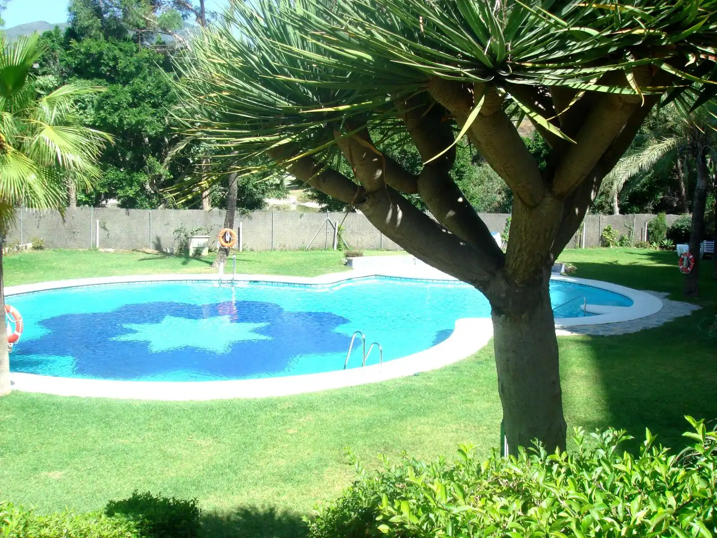 Apartament de lloguer a Calle Ronda del Golf Oeste, 17, Zona Centro Comercial Torrequebrada Piscina de Apartament de lloguer en Benalmádena amb Aire condicionat, Calefacció i Parquet