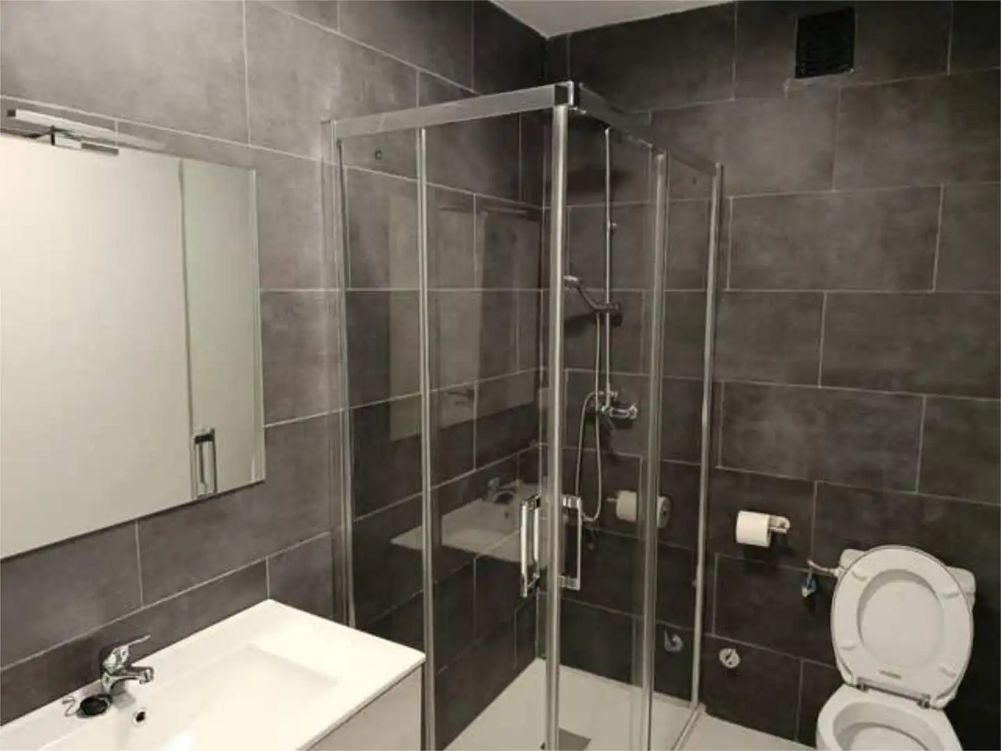 Flat for rent in Avda de Madrid - Pº de la Estación Flat for rent in Avda de Madrid - Pº de la Estación