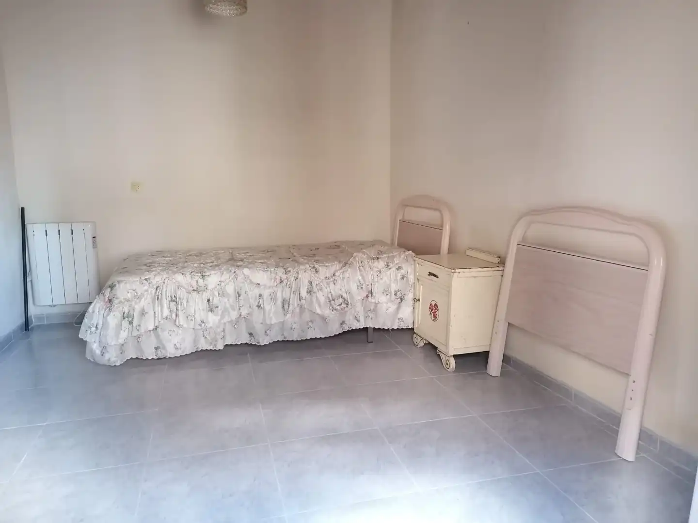 Bedroom of Houses for sale in Navalpino  with Private garden and Furnished
