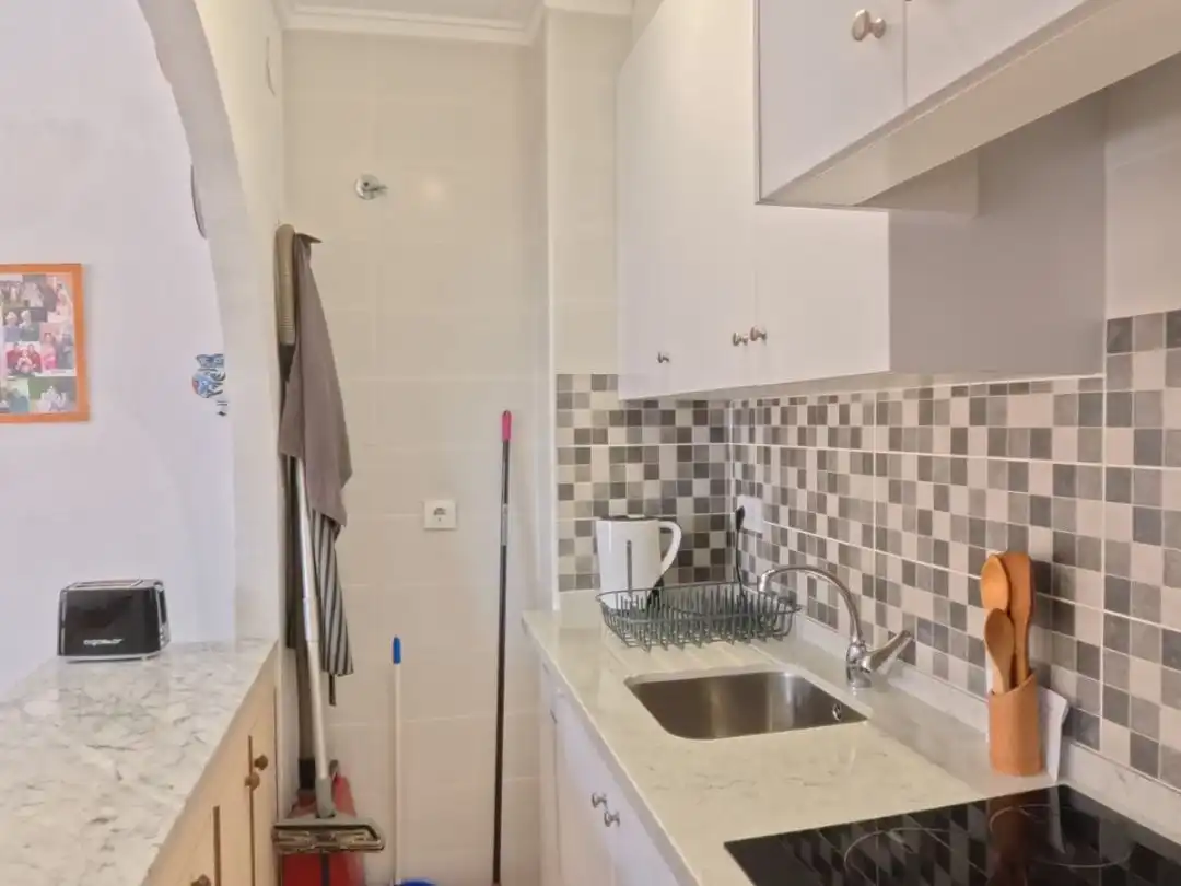 Pis en venda a Calle Camilo José Cela, 6, Zona los Frutales Cuina de Pis en venda en Torrevieja amb Aire condicionat, Terrassa i Piscina