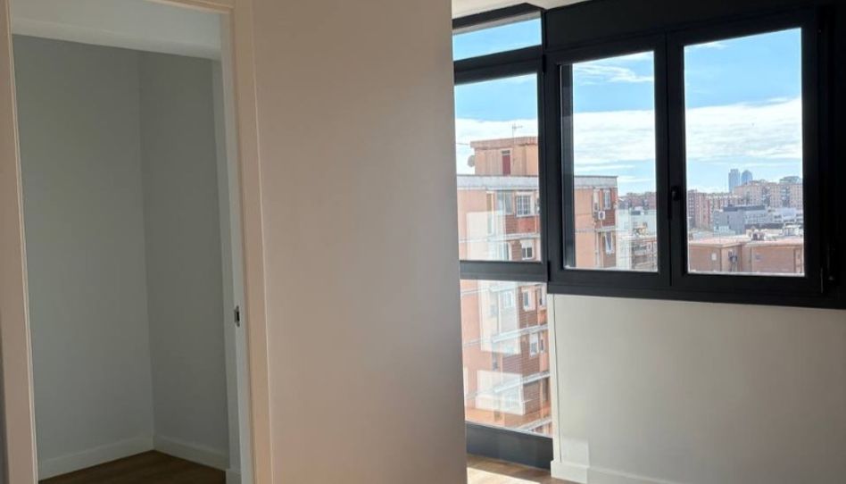 Piso en venta en Carrer D'alfons el Magnànim, 77, El Besós i el Maresme, Barcelona Capital - imagen 1 Foto 1 de Piso en venta en Carrer D'alfons el Magnànim, 77, El Besós i el Maresme, Barcelona Capital