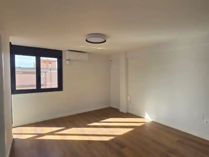 Piso en venta en Carrer D'alfons el Magnànim, 77, El Besós i el Maresme Piso en venta en Barcelona Capital con Aire acondicionado y Balcón