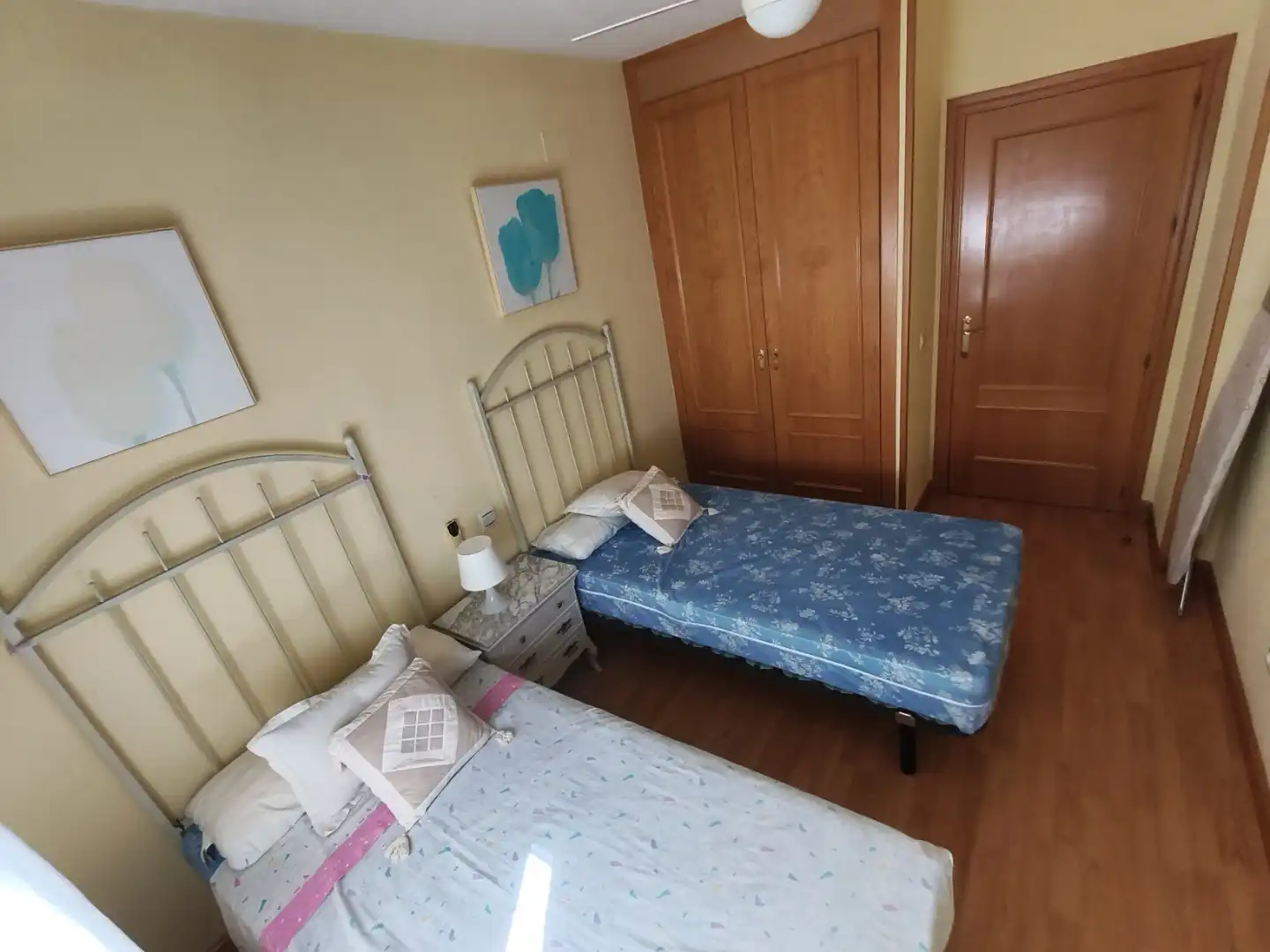 Pis en venda a Calle Los Devis, 17, Alcázar de San Juan Dormitori de Pis en venda en Alcázar de San Juan amb Aire condicionat i Balcó
