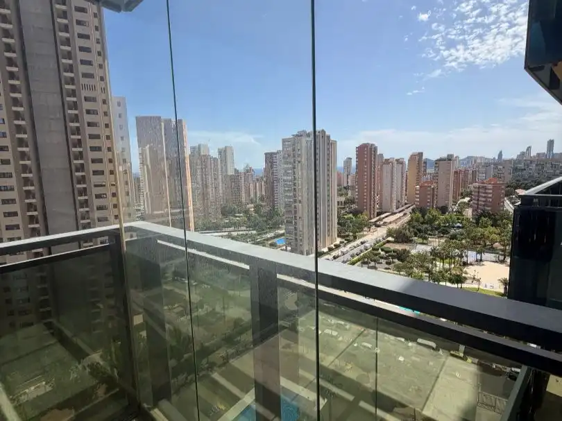 Wohnung zum Verkauf in Avenida del Municipi, 14, Juzgados - Plaza de Toros Terrasse von Wohnung zum Verkauf in Benidorm mit Klimaanlage, Heizung und Parkett