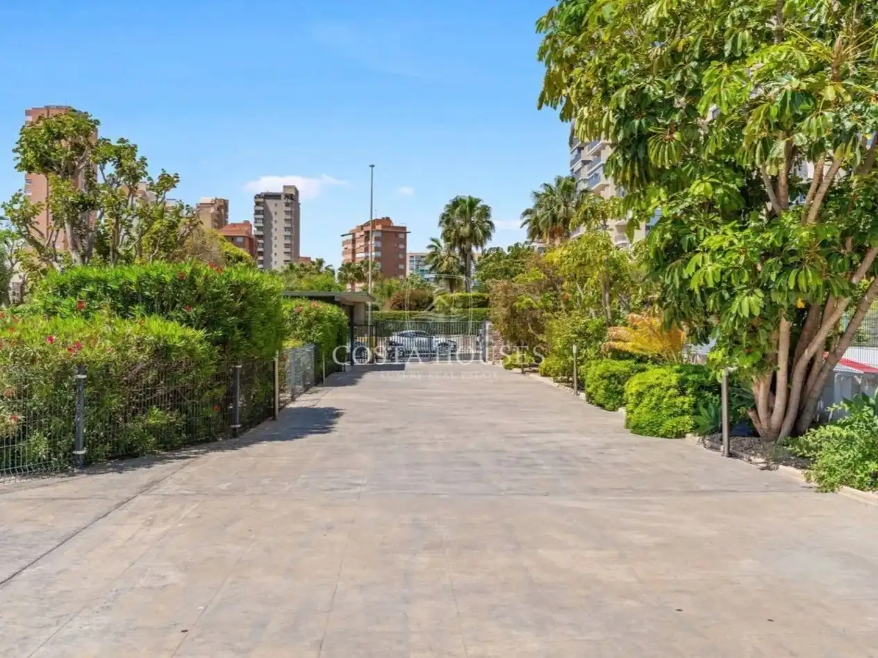 Wohnung zum Verkauf in Avenida del Municipi, 14, Juzgados - Plaza de Toros Außenansicht von Wohnung zum Verkauf in Benidorm mit Klimaanlage, Heizung und Parkett