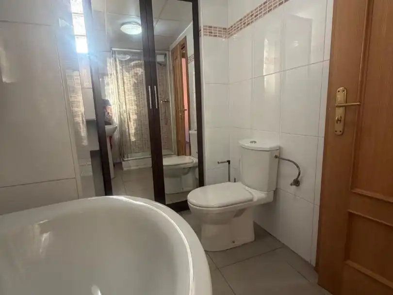 Piso de alquiler en Avenida de Logroño, 77, Casetas - Villarrapa Baño de Piso de alquiler en Zaragoza con Aire acondicionado, Calefacción y Trastero