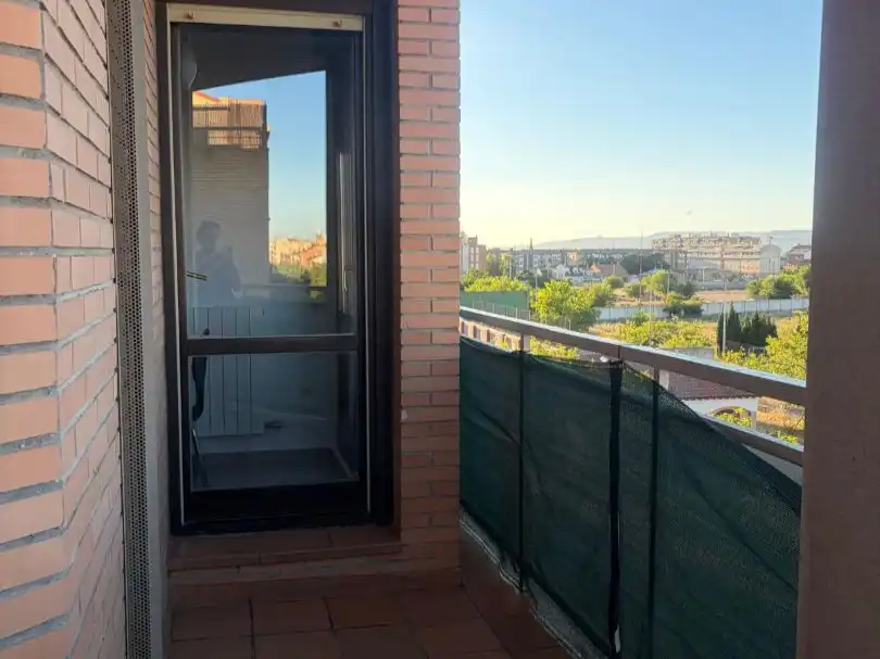 Piso de alquiler en Avenida de Logroño, 77, Casetas - Villarrapa Terraza de Piso de alquiler en Zaragoza con Aire acondicionado, Calefacción y Trastero