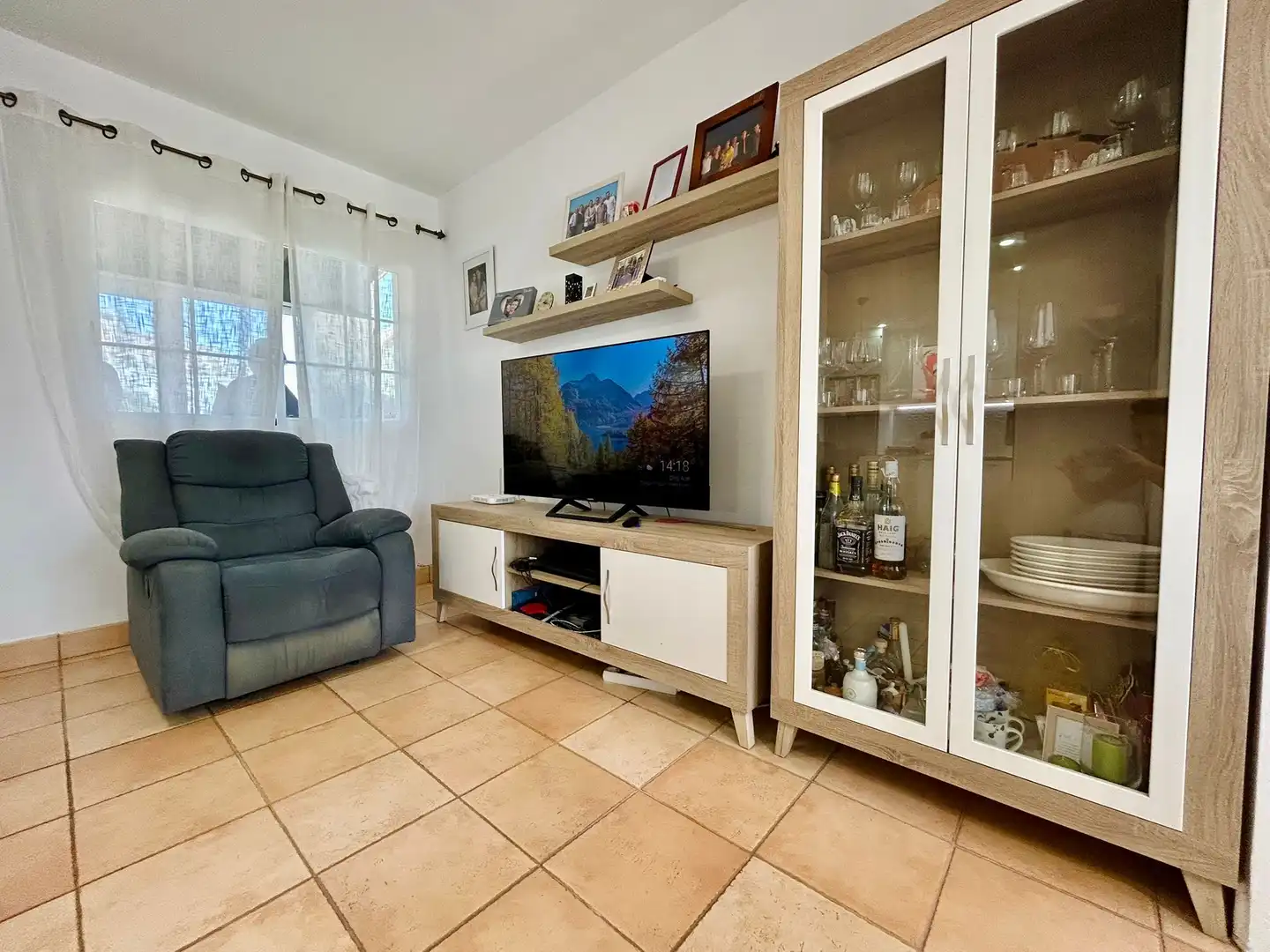 Pis en venda a Urbanización Castillo 3 Fase I, 43, Caleta de Fuste Sala d'estar de Pis en venda en Antigua amb Aire condicionat, Terrassa i Balcó
