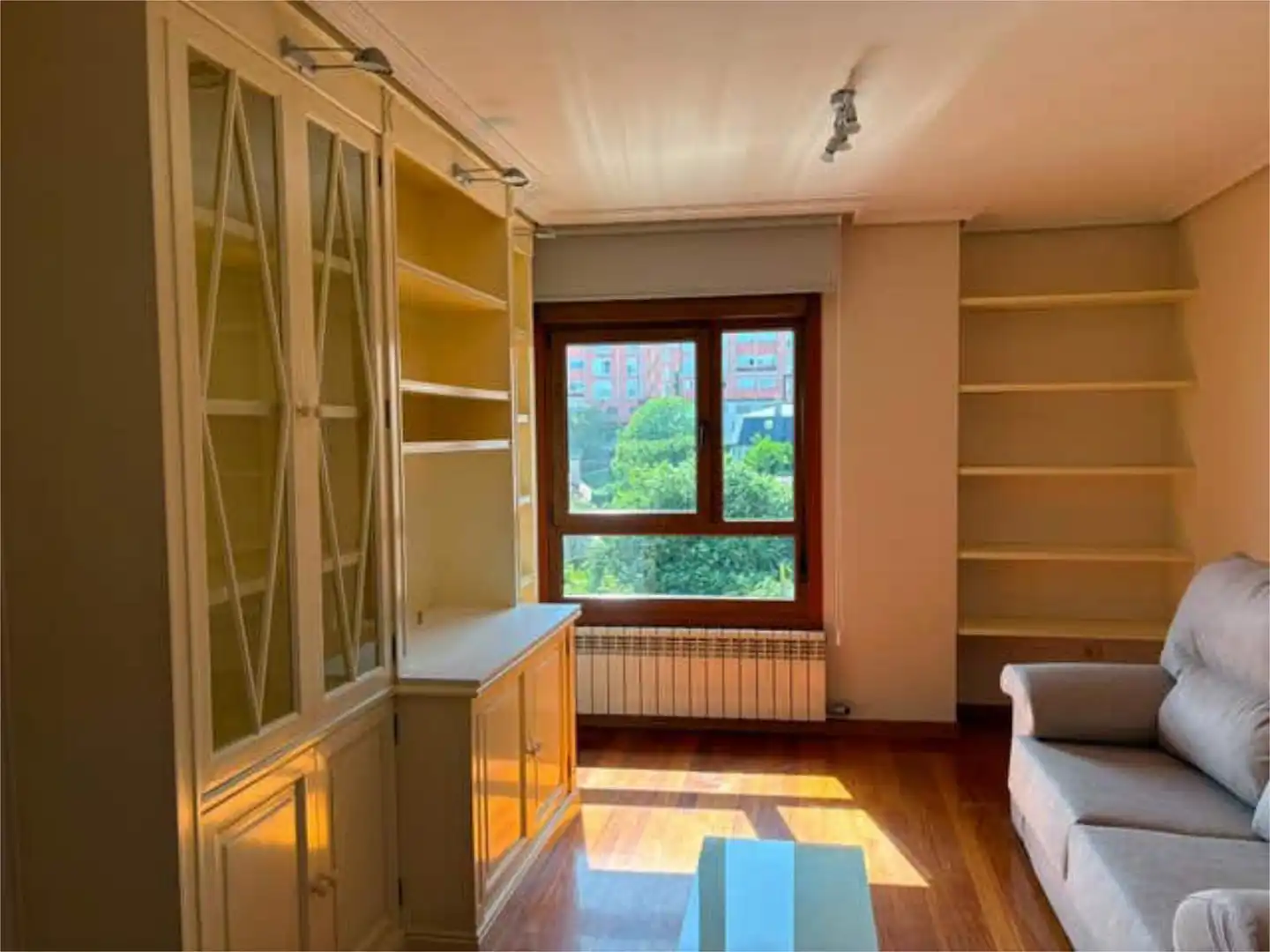 Apartament de lloguer a Lavadores Dormitori de Apartament de lloguer en Vigo amb Calefacció, Traster i Moblat