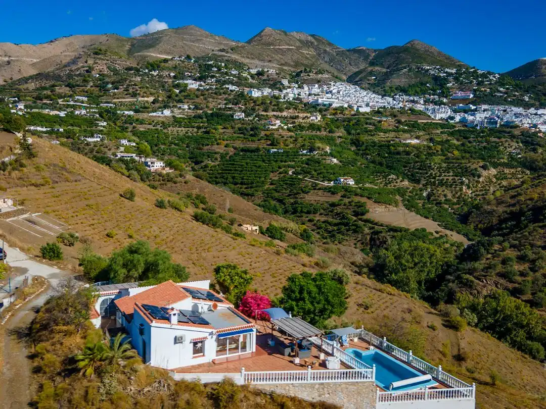 Casa o chalet en venta en Camino de Archez, Cómpeta Vista exterior de Casa o chalet en venta en Cómpeta con Aire acondicionado, Calefacción y Jardín privado