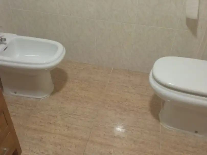 Wohnungen zur Miete in Carrer de la Muntanyeta, 2, L'Alcúdia de Crespins Badezimmer von Wohnungen zur Miete in L'Alcúdia de Crespins mit Klimaanlage