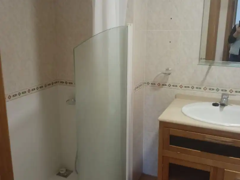 Wohnungen zur Miete in Carrer de la Muntanyeta, 2, L'Alcúdia de Crespins Badezimmer von Wohnungen zur Miete in L'Alcúdia de Crespins mit Klimaanlage