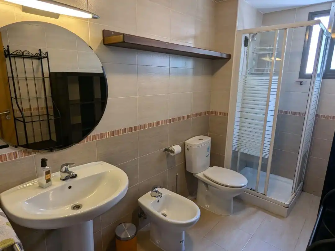 Habitación en Avenida Bulevar del Alto Tajo, 62, Los Valles - Sanz Vázquez - El Fuerte Baño de Piso para compartir en Guadalajara con Calefacción, Amueblado y Balcón