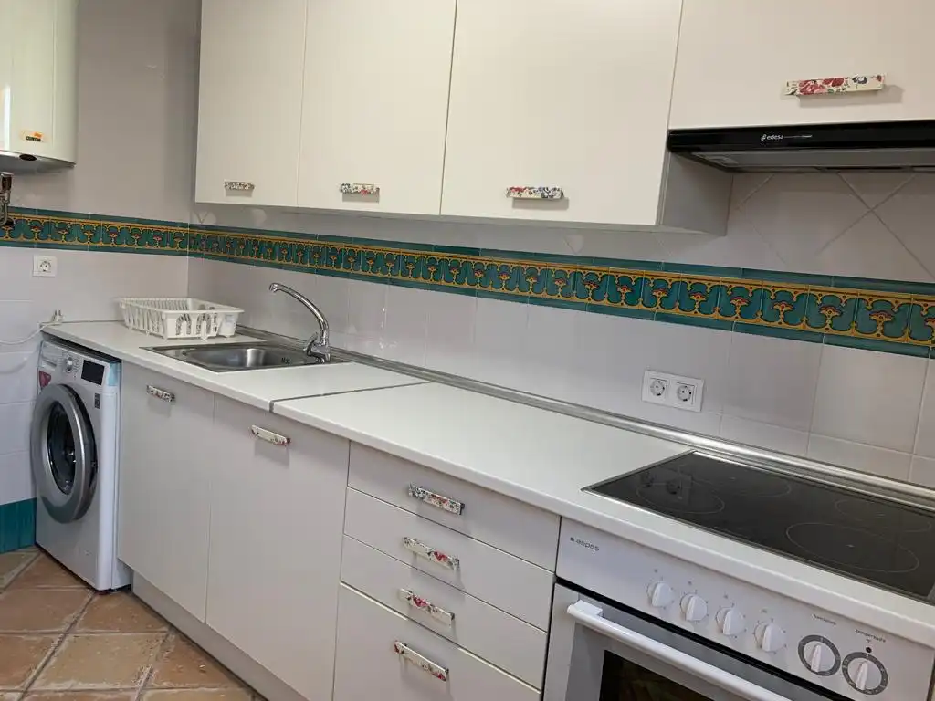 Apartments for rent in Plaza de Colón, 425, Ollerías - San Cayetano Kitchen of Apartments for rent in Córdoba with Air Conditioner, Heating and Terrace