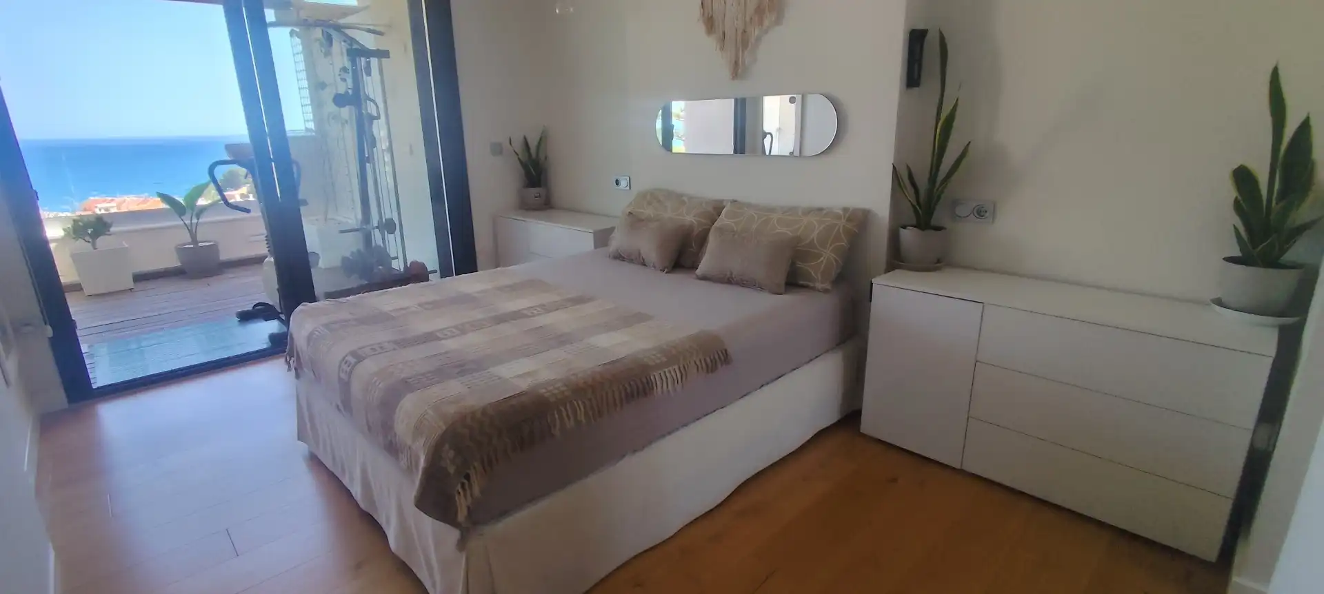 Ático en venta en N-340a, 386, El Puerto Habitación de Ático en venta en Roquetas de Mar con Aire acondicionado y Terraza